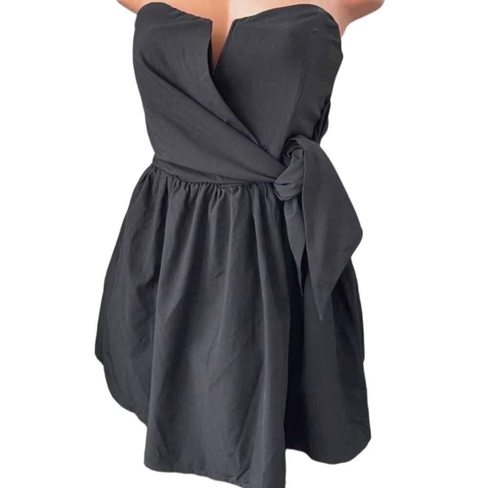 0053 NEW Strapless Black Mini Dress